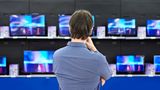 Platz 14: Fehlende Beratung  Wenn man schon den stationären Handel dem Onlineklick vorzieht, sollte man auch persönlich beraten werden.