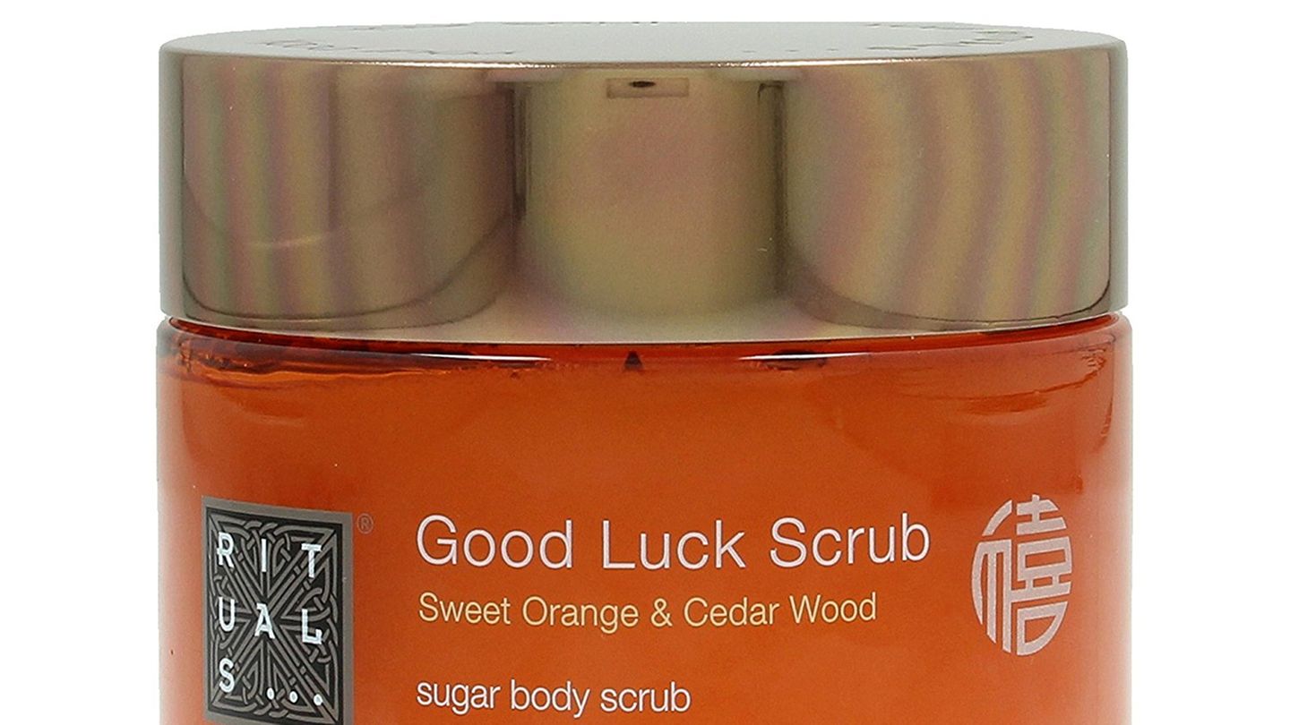 Für babyweiche Winterhaut: Meersalzpeeling. Hier geht's zum Angebot:https://amzn.to/2BTboZt