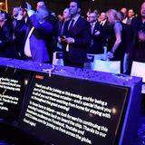 Ende des fast zweistündigen Show-Programms und des "Naming Ceremony Event". Gegen 21 Uhr geht es zurück aufs Schiff, zu Cocktails und Galadinner.