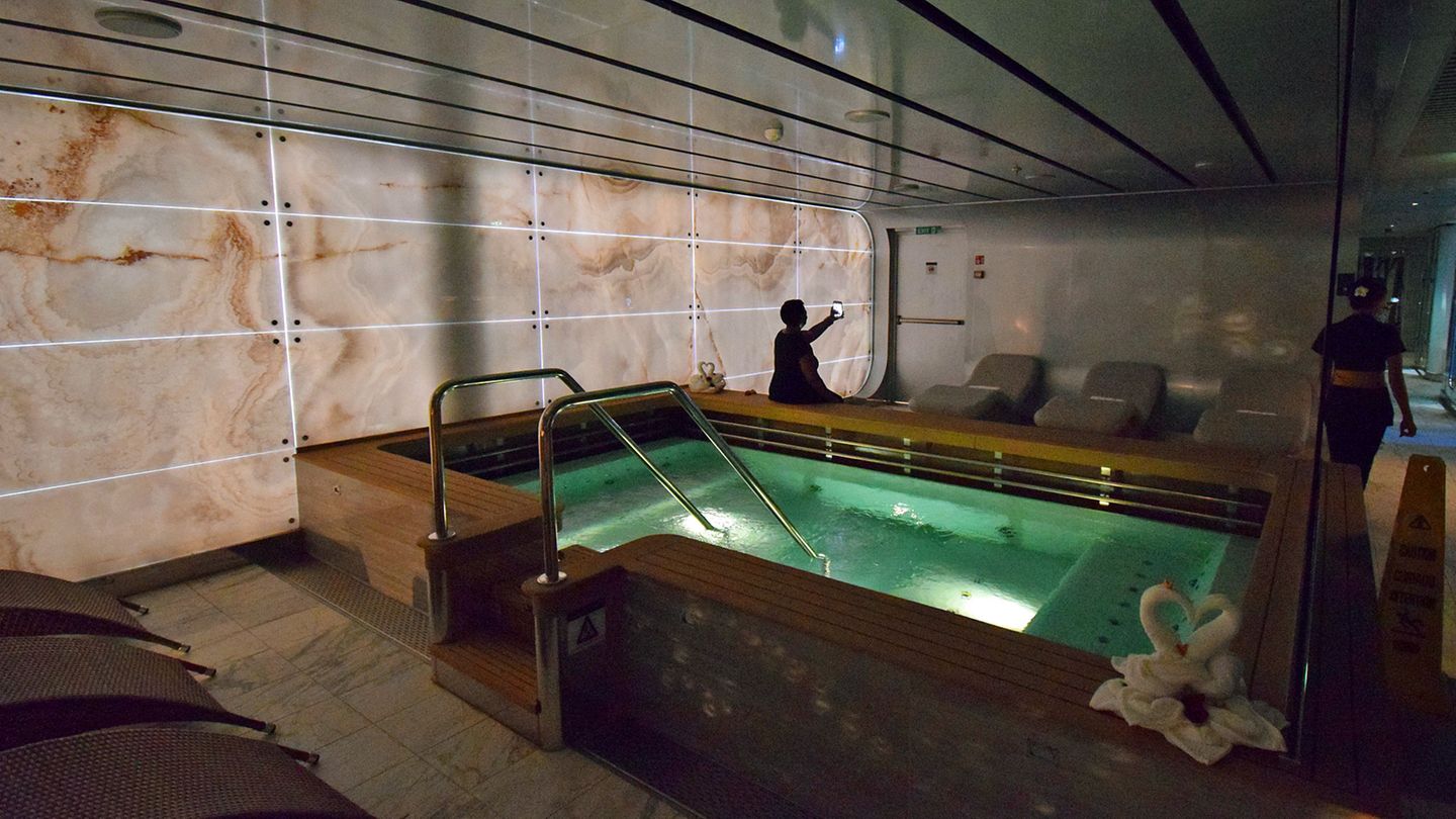 Heute ein Muss auf jedem großen Kreuzfahrtschiff: der Wellnessbereich. Der Aurea Spa misst 2400 Quadratmeter, inklusive Anwendungsräume, Hamam, Eisgrotte, Sauna- und Thermalbereich.