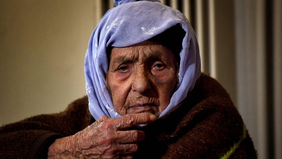 Die 100 Jahre alte Laila Saleh aus Syrien