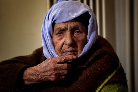 Die 100 Jahre alte Laila Saleh aus Syrien