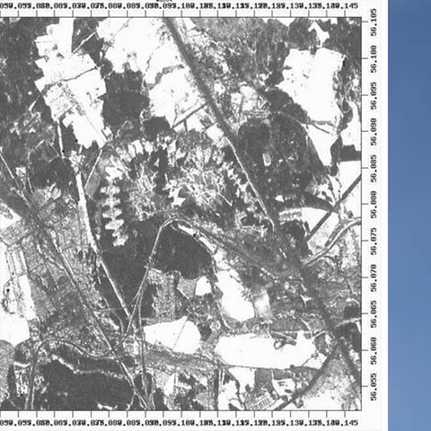 Eine Satellitenbild der Sendeanlage der Radiostation, ein Sendemast