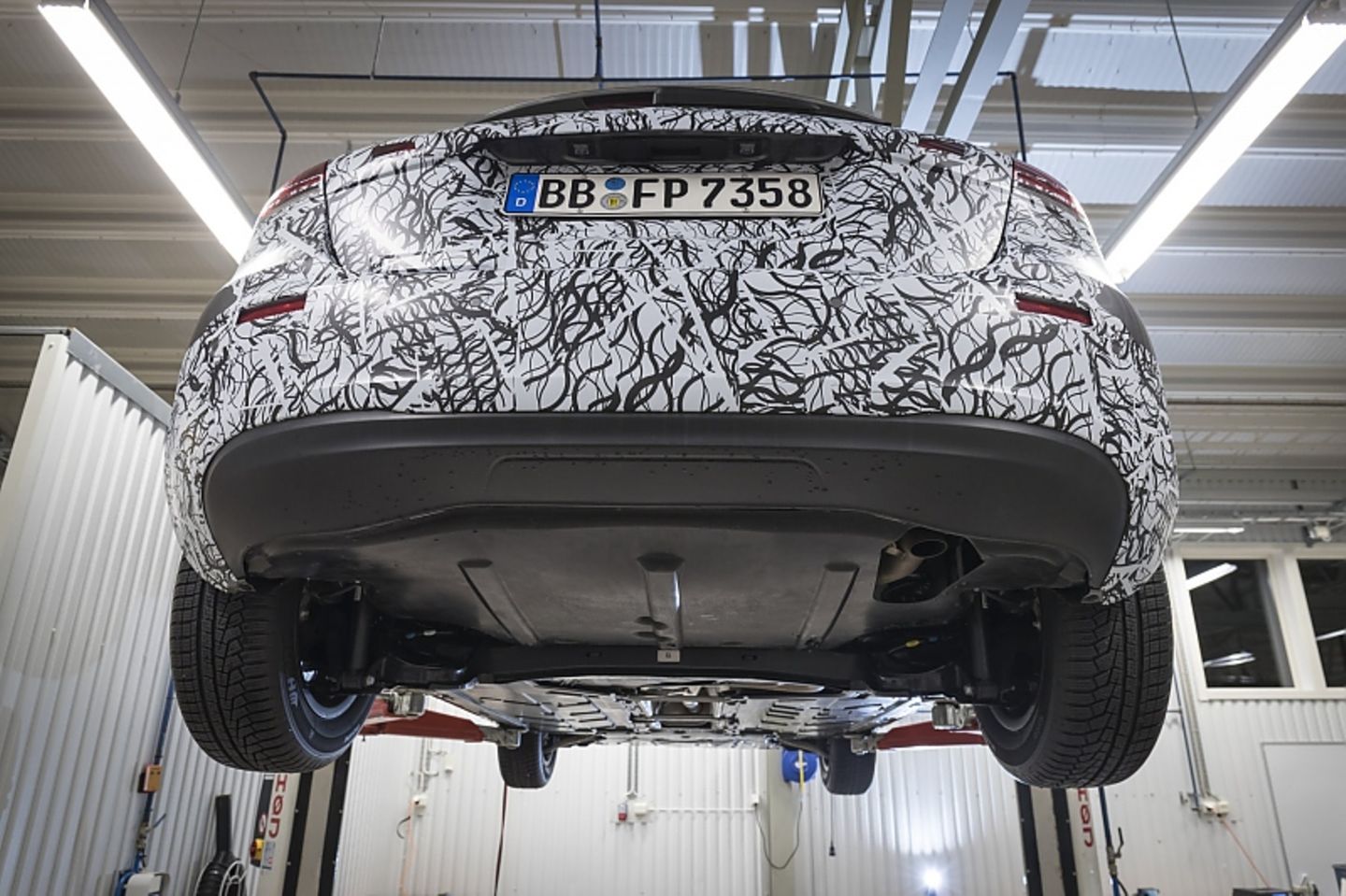 Mercedes A-Klasse - diesmal von unten
