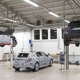 Mercedes A-Klasse in der geheimen Testwerkstatt