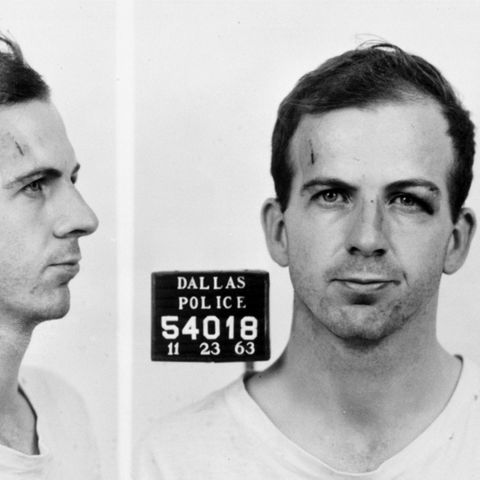 Lee Harvey Oswald wurde ermordet, bevor ein Prozess endgültig beweisen konnte, dass er alleine für das Attentat auf US-Präsident John F. Kennedy verantwortlich war