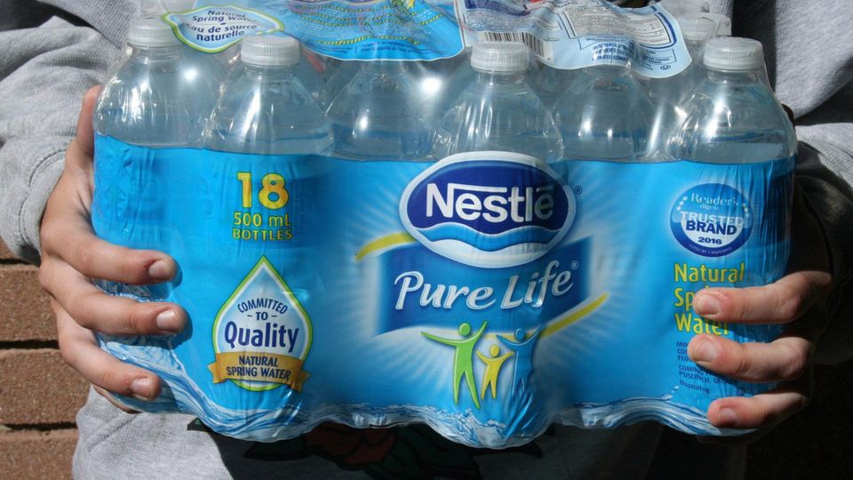 Nestle Wasserflaschen