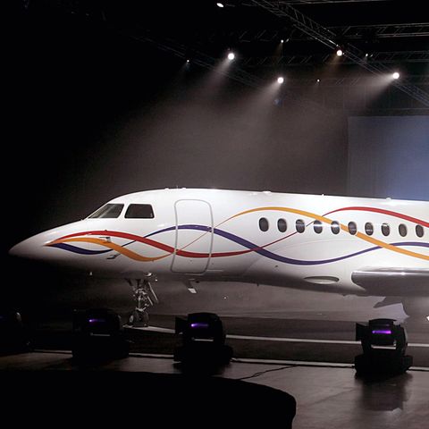 Ein Flugzeug vom Typ "Dassault Falcon 7X". Ein solches Modell krachte in Malta ein Gebäude.