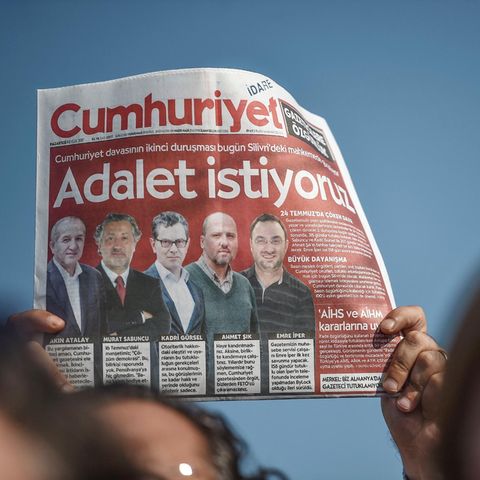 Türkei: "Cumhuriyet"-Mitarbeiter frei - falsche Beweise in Tausenden Fällen?