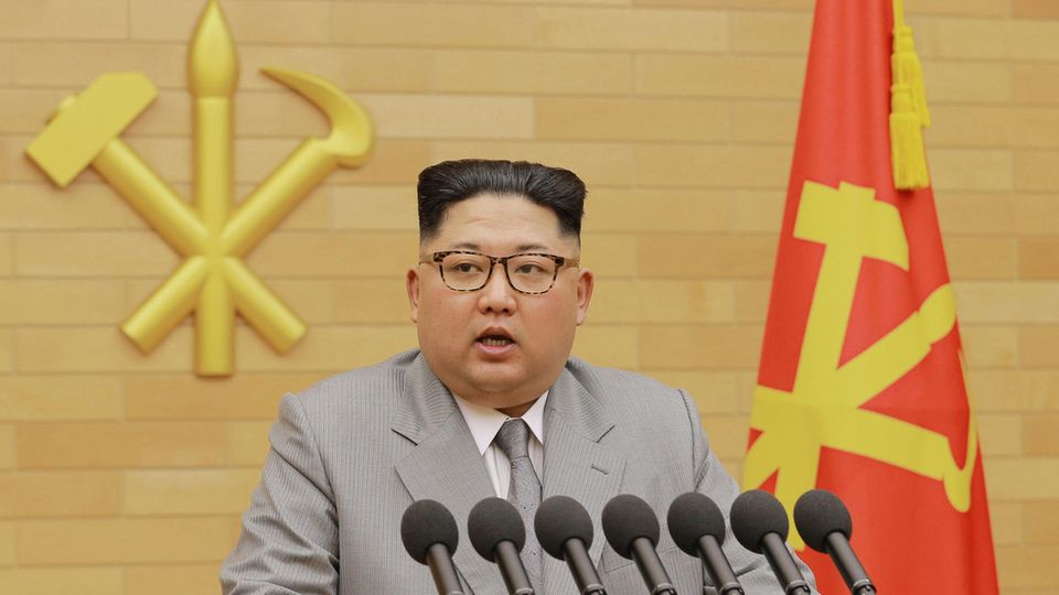 News des Tages: Der nordkoreanische Machthaber Kim Jong Un bei seiner Neujahrsansprache Der nordkoreanische Machthaber Kim Jong Un bei seiner Neujahrsansprache