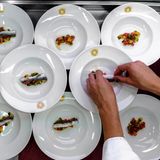 Portionen für Hobbits  "Das Menü-Restaurant war als 'eher gut' hervorzuheben, jedoch mit Portionen für Hobbits. Wir haben dann immer drei oder vier Hauptgerichte bestellt, dann wurde man satt", schreibt ein hungriger User.