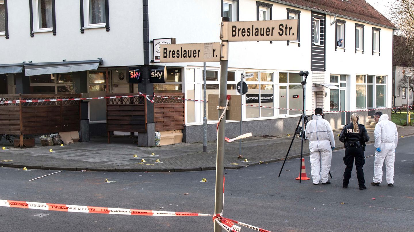 Polizeibeamte am Tatort in Salzgitter