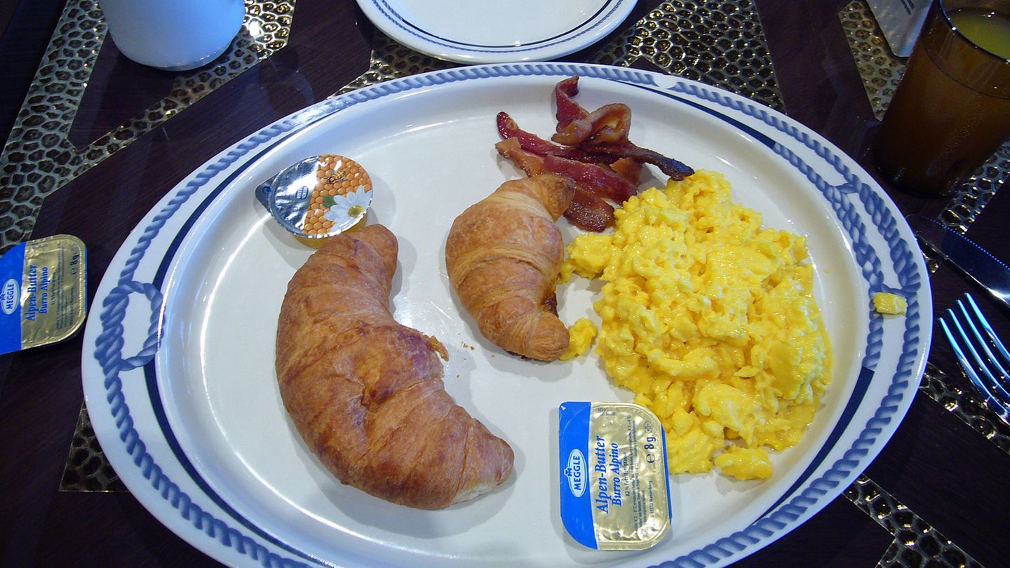 Rührei aus dem Brickpack  "Das Rührei nicht zu empfehlen. Schmeckte nach Karton und nicht nach Ei. Das beste waren noch die halbwarmen Eier. Wurst und Käse das war ok. Aber jeden Tag das gleiche. Wirklich. Einmal gab es Lachs", sagt Userin Barbara.