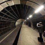 Ein Teil des U-Bahnhofs Hauptbahnhof Nord in Hamburg wurde nie Betrieb genommen. Zwei der vier im Jahre 1968 fertiggestellten Tunnelröhren blieben ohne Gleise. Sie waren für eine U-Bahnlinie von Winterhude nach Lurup gedacht, deren Bau vom Senat aus finanziellen Gründen schon in den 70er Jahren gekippt wurde.