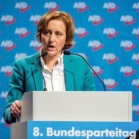 Sieht sich mit einer Anzeige wegen Volksverhetzung konfrontiert: AfD-Frau Beatrix von Storch
