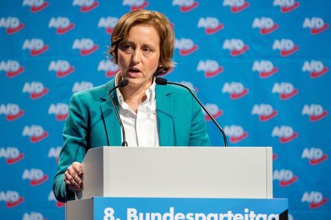 Sieht sich mit einer Anzeige wegen Volksverhetzung konfrontiert: AfD-Frau Beatrix von Storch