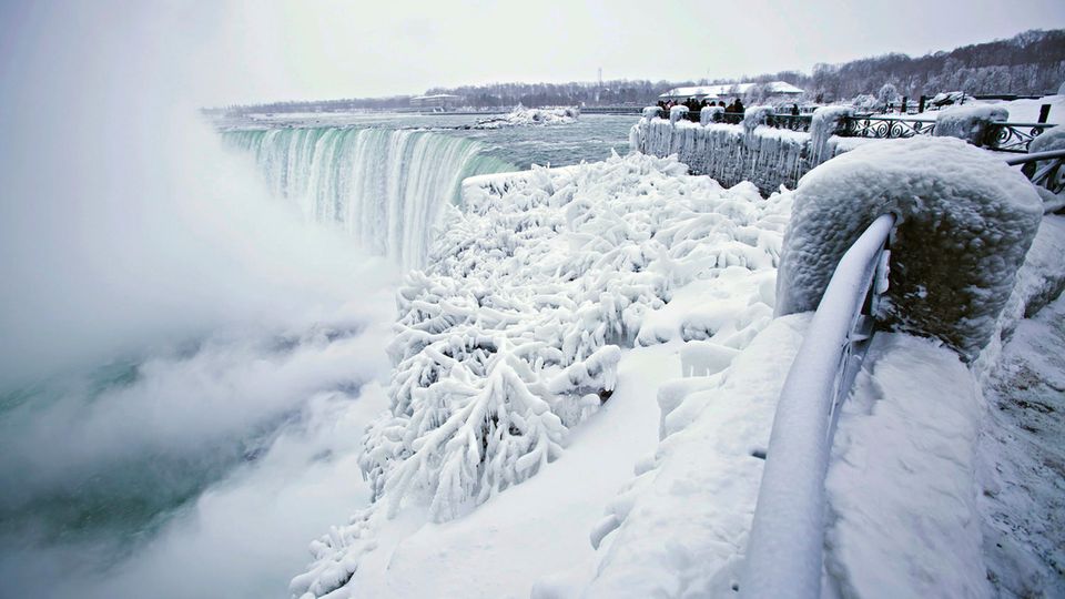 Niagara-Fälle Niagara-Fälle sind vereist