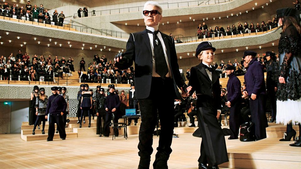 Auftritt des Modekaisers: Karl Lagerfeld am Nikolausabend 2017
