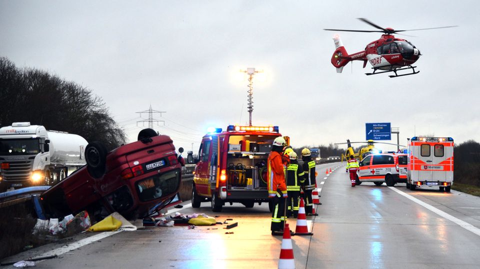 Nachrichten aus Deutschland: Bei dem Unfall auf der A6 waren auch zwei Rettungshubschrauber im Einsatz Bei dem Unfall auf der A6 waren auch zwei Rettungshubschrauber im Einsatz