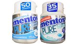 Online-Abstimmung: Platz 2 (27,9%): Bei gleichem Preis sind nun nur noch 35 statt 50 Dragees des Mentos Pure White Kaugummis enthalten. Ein Dragee wiegt jetzt zwar 2 statt 1,5 Gramm, trotzdem dürfte die neue Packung schneller leer sein als die alte. Was den Verbraucherschützern zusätzlich sauer aufstößt: Auf Anfrage erklärte Hersteller Perfetti Van Melle, für eine verbesserte Rezeptur seien "Gelatine, Schellack und der Farbstoff Titandioxid aus dem Produkt genommen" worden. Laut Verbraucherzentrale waren Gelatine und Titandioxid in der alten Packung aber gar nicht drin. Platz 2 (27,9%): Bei gleichem Preis sind nun nur noch 35 statt 50 Dragees des Mentos Pure White Kaugummis enthalten. Ein Dragee wiegt jetzt zwar 2 statt 1,5 Gramm, trotzdem dürfte die neue Packung schneller leer sein als die alte. Was den Verbraucherschützern zusätzlich sauer aufstößt: Auf Anfrage erklärte Hersteller Perfetti Van Melle, für eine verbesserte Rezeptur seien "Gelatine, Schellack und der Farbstoff Titandioxid aus dem Produkt genommen" worden. Laut Verbraucherzentrale waren Gelatine und Titandioxid in der alten Packung aber gar nicht drin.