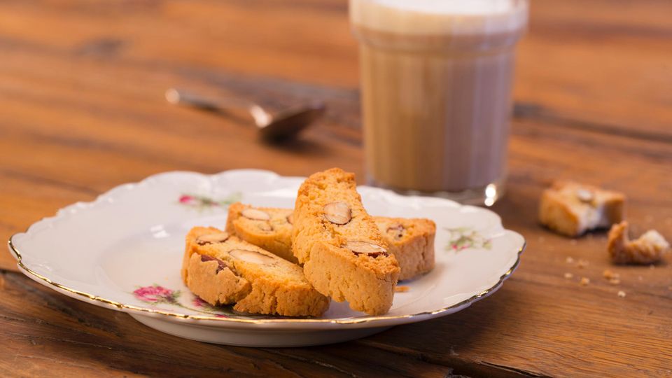Kaffeegebäck: Cantuccini: So leicht gelingt der beste Freund des Espresso zuhause Kaffeegebäck: Cantuccini: So leicht gelingt der beste Freund des Espresso zuhause