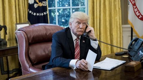 US-Präsident Donald Trump am Telefon