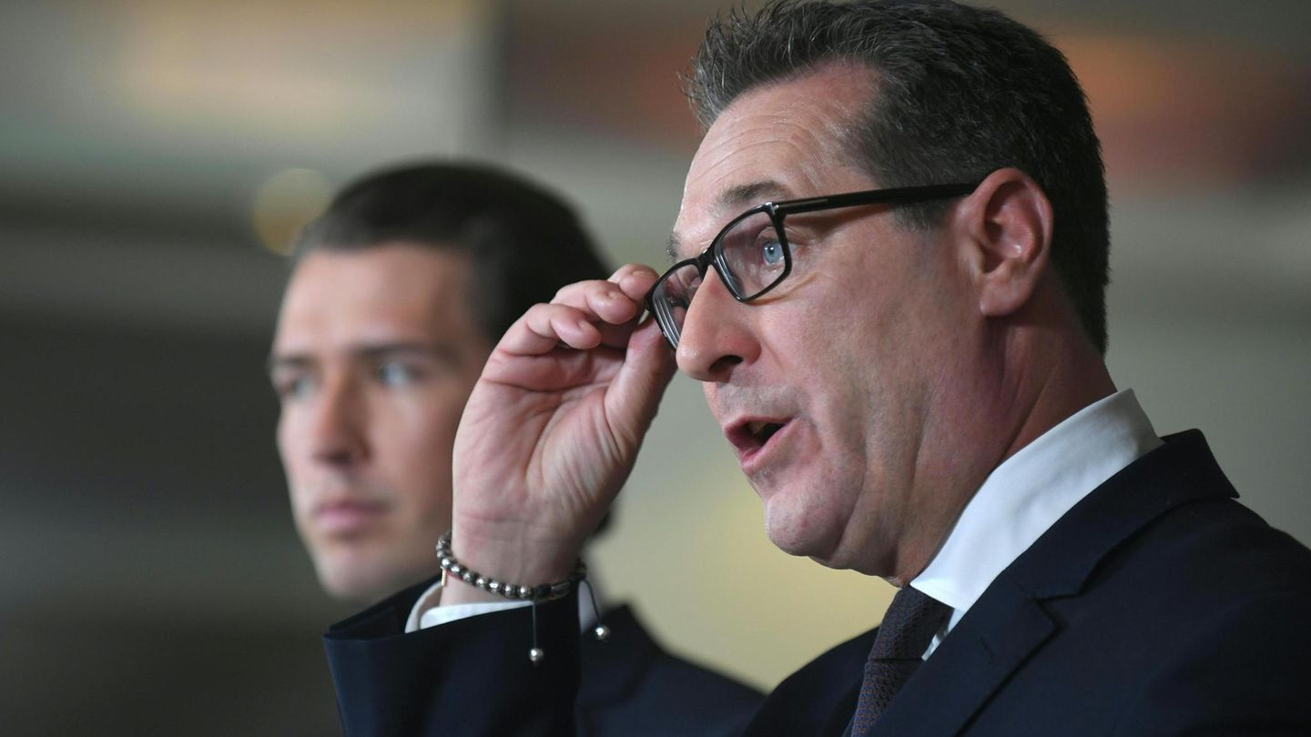Österreichs Vizekanzler Heinz-Christian Strache mit Bundeskanzler Sebastian Kurz
