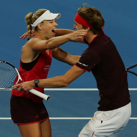 Angelique Kerber und Alexander Zverev jubeln nach dem Einzug ins Finale des Hopman Cups.