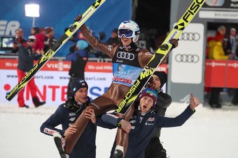 Kamil Stoch gewinnt die Vierschanzentournee