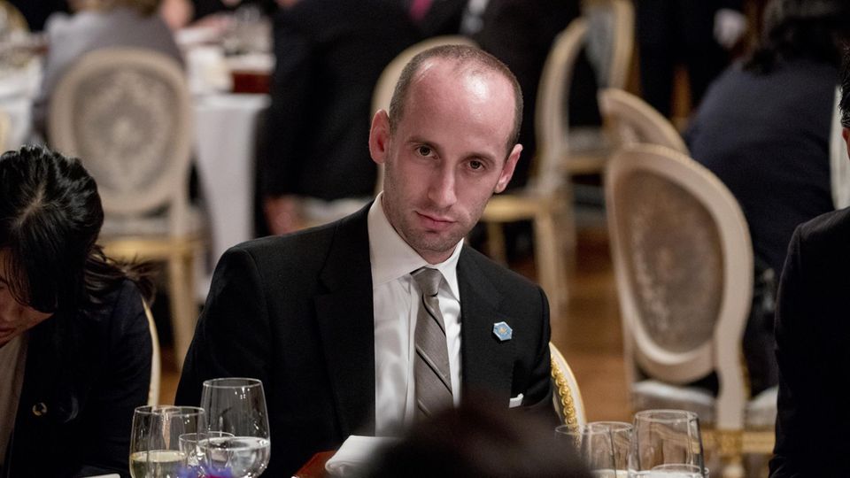 "Müll-Autor eines Müll-Buchs": CNN bricht turbulentes Interview mit Trump-Berater ab "Müll-Autor eines Müll-Buchs": CNN bricht turbulentes Interview mit Trump-Berater ab