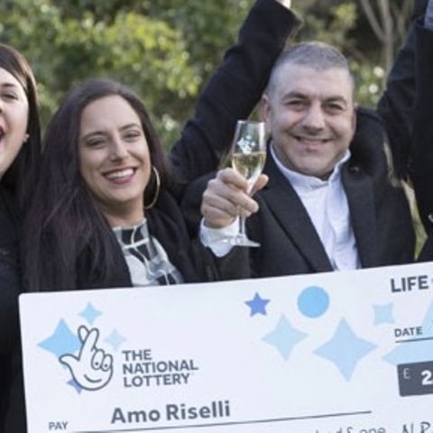 Jackpot geknackt: Nach schwerem Schicksalsschlag: Taxifahrer gewinnt 24 Millionen Pfund im Lotto