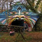 Spreepark  Eingang in die Unterwelt? Der Park im Berliner Bezirk Treptow-Köpenick war von 1969 bis 2002 in Betrieb, und er gehört für Seph Lawless zu den "Lieblingsplätzen zum Fotografieren".