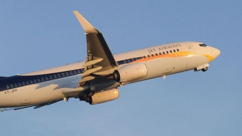  Indian Jet Airways Flugzeug am Sardar Vallabhbhai Patel International Airport 
