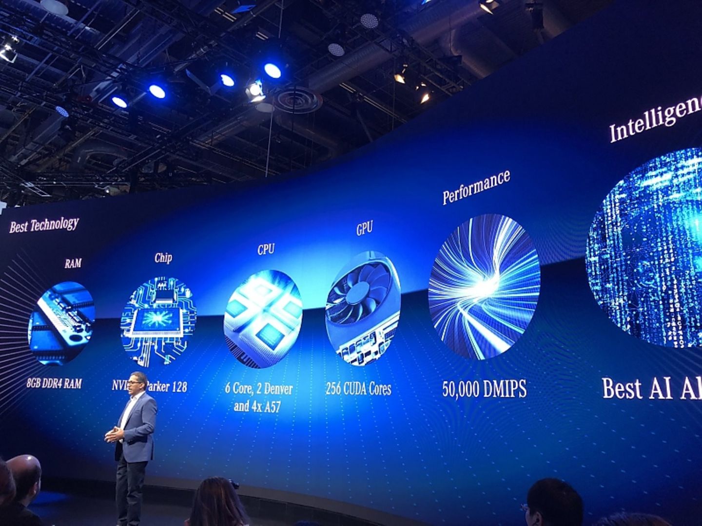 Daimler auf der CES 2018 mit neuem Bedienkonzept