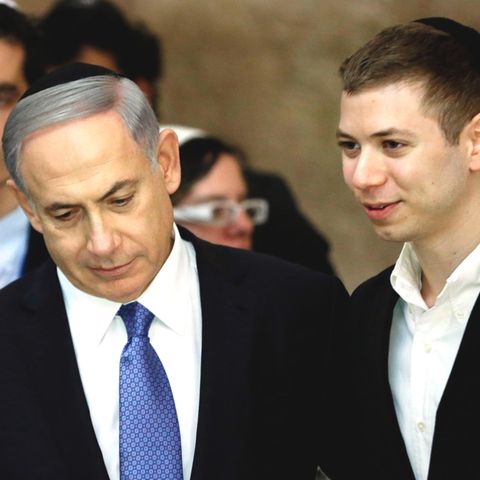 Benjamin Netanjahu mit seinem Sohn Jair vor drei Jahren bei einem Besuch der Klagemauer in Jerusalem