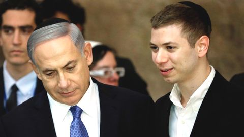 Benjamin Netanjahu mit seinem Sohn Jair vor drei Jahren bei einem Besuch der Klagemauer in Jerusalem
