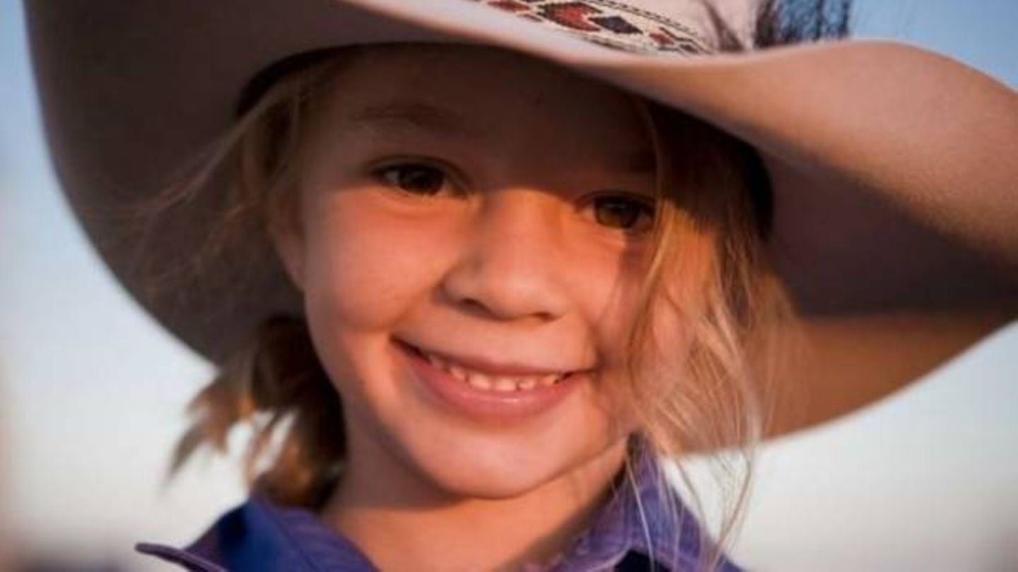 Amy Everett, genannt Dolly, als Kindermodel für eine australische Hutfirma