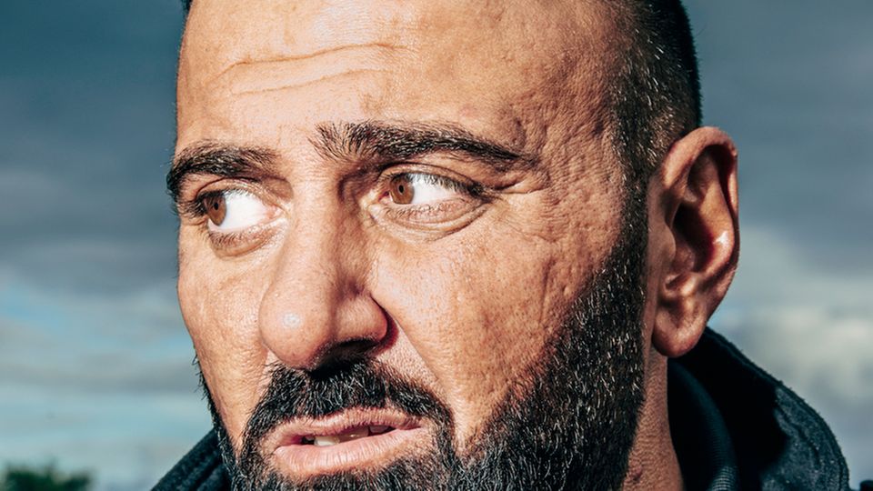 Kubilay Sarikaya war vor seinem Filmerfolg Streetworker. Er hat aber auch schon in einer Behinderteneinrichtung und einem Wettbüro gearbeitet