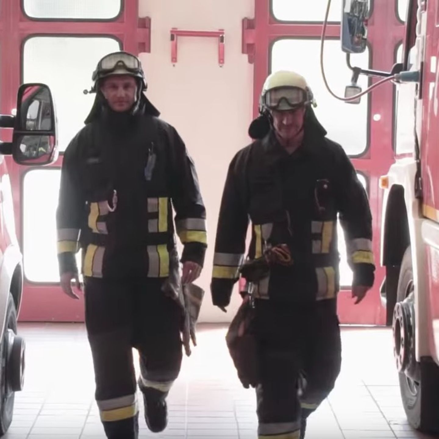 Feuerwehr prangert mit Video Gewalt gegen Einsatzkräfte an | STERN.de