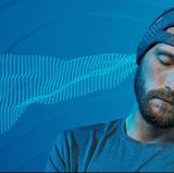 Weißes Rauschen statt Schlafbrille  Mit der Schlafhilfe Smartsleep will Philips gegen das ewige Herumwälzen vor dem Einschlafen vorgehen. Der weiche Kopfaufsatz senkt mit weißem Rauschen den Lärmpegel und soll so beim Eintauchen in die Tiefschlafphase helfen. Wer will, kann die Schlafbrille noch oben drüber ziehen.