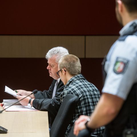 Prozess um den Doppelmord in Herne: Der Angeklagte sitzt im Saal des Bochumer Landgerichts