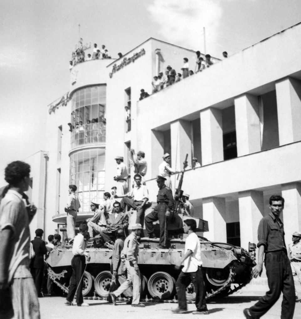 Während des von der CIA initiierten Coups 1953 wurden auch Radio-Stationen besetzt Während des von der CIA initiierten Coups 1953 wurden auch Radio-Stationen besetzt