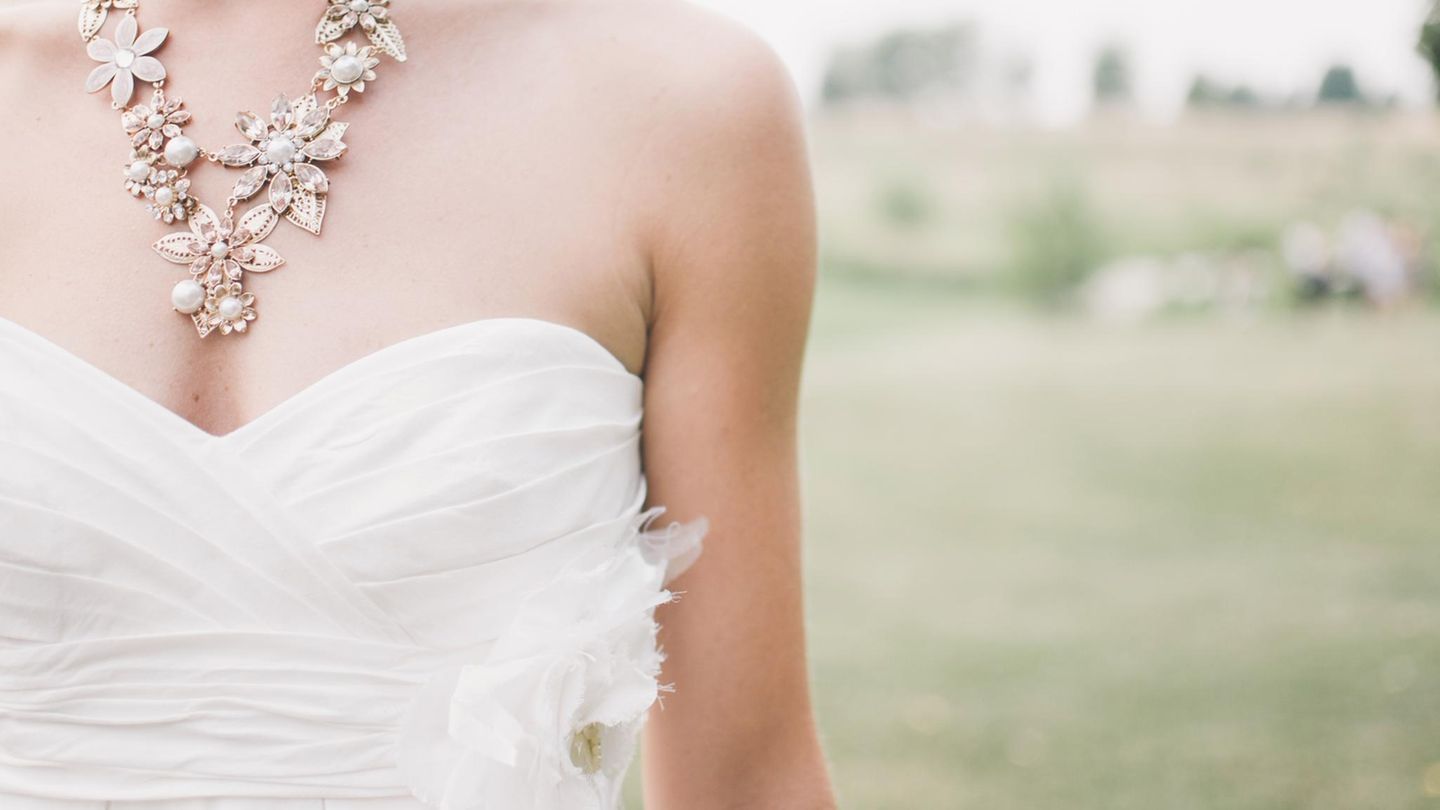 Frau im Brautkleid