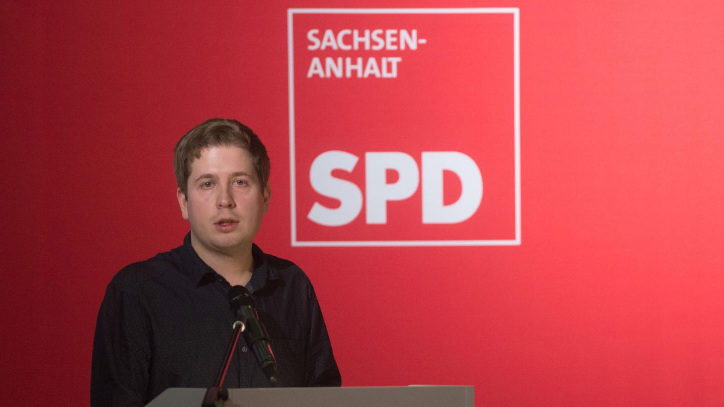 Der Bundesvorsitzende der Jusos, Kevin Kühnert, spricht beim Landesparteitag der SPD Sachsen-Anhalt