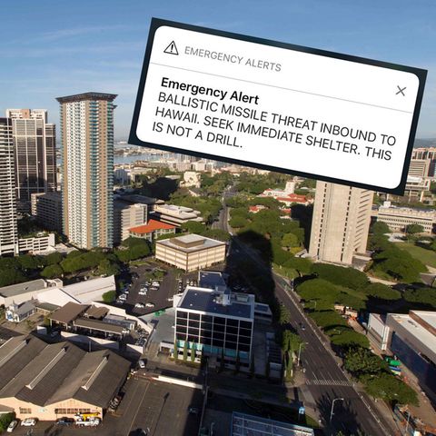 Ein Blick über Honolulu, die Hauptstadt Hawaiis, und der Screenshot des falschen Raketenalarms
