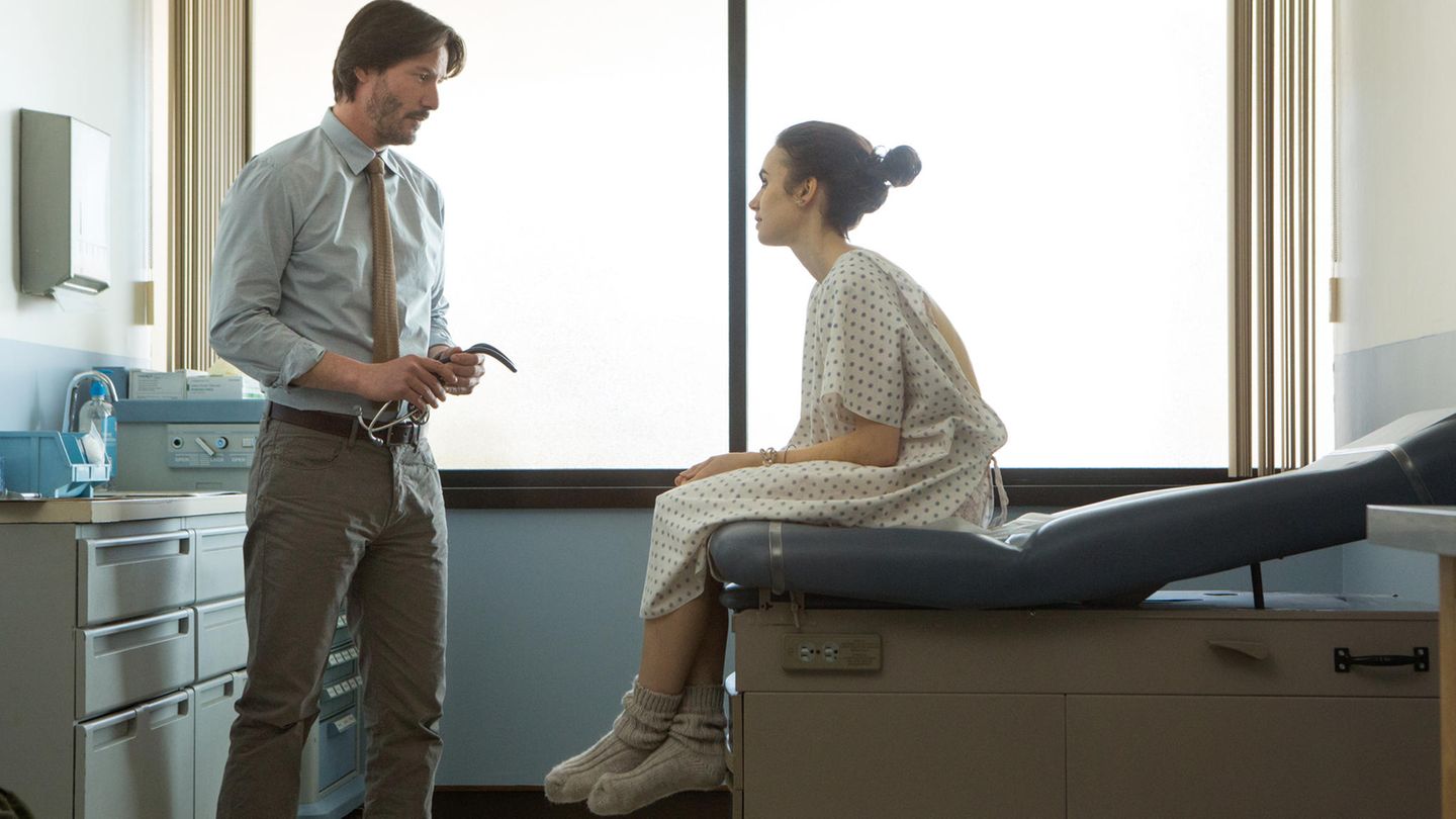 Keanu Reeves und Lily Collins in "To the Bone" "To the Bone"-Still