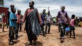 Jesus of Kitwe verbreitet auf einem Marktplatz in Ndola, Sambia, die frohe Botschaft von Christus' Rückkehr ...