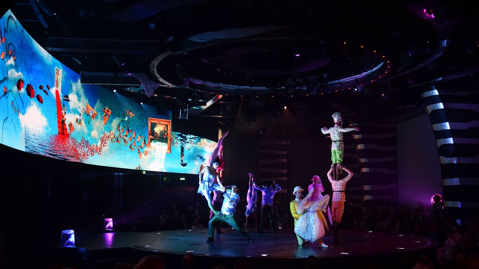 Cirque du Soleil at Sea