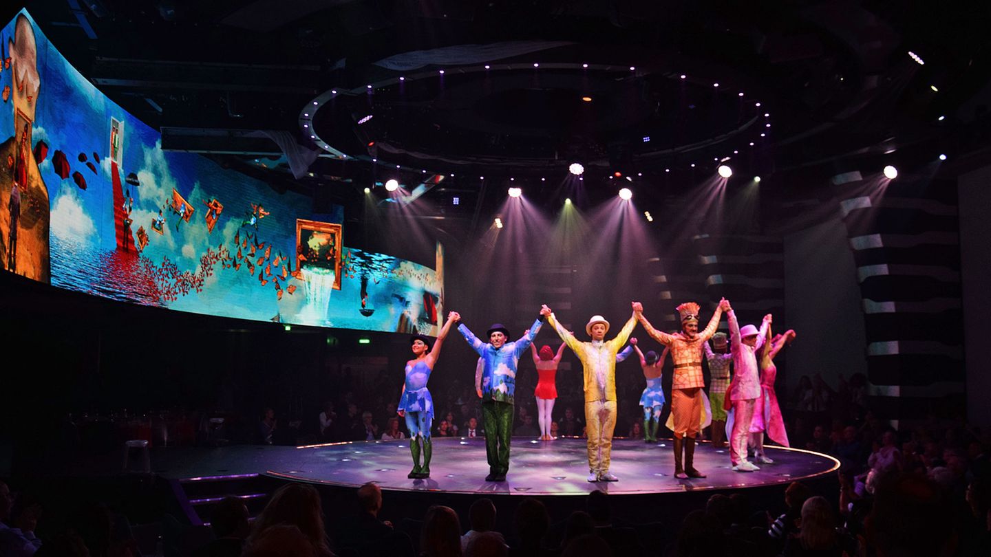 Cirque du Soleil at Sea