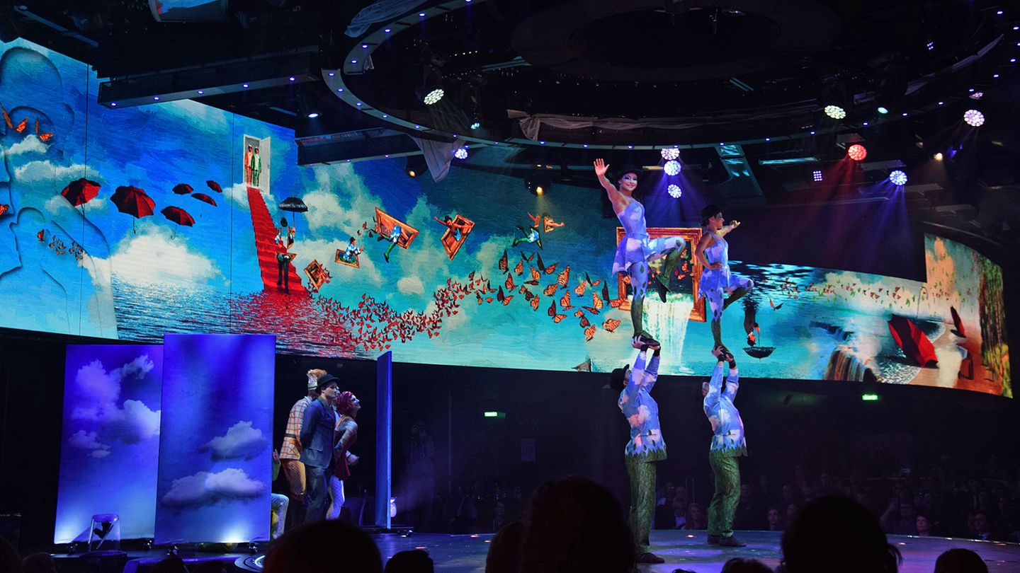 Cirque du Soleil at Sea